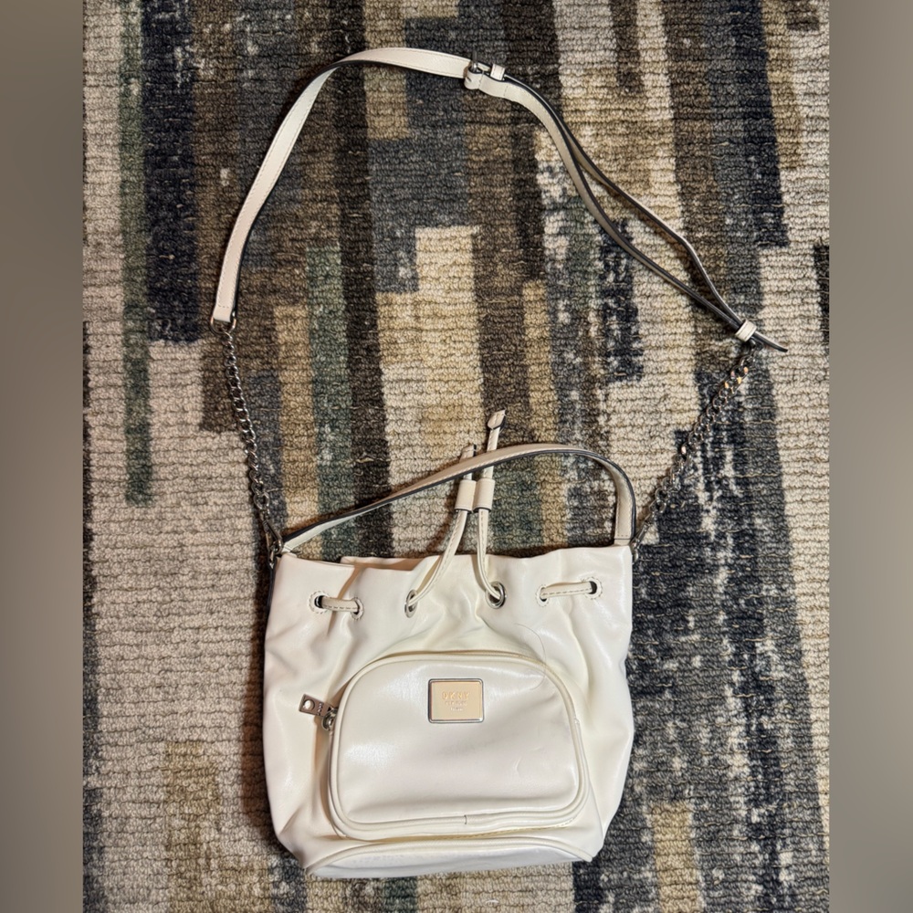 DKNY White Crossbody Bag with Chain Strap